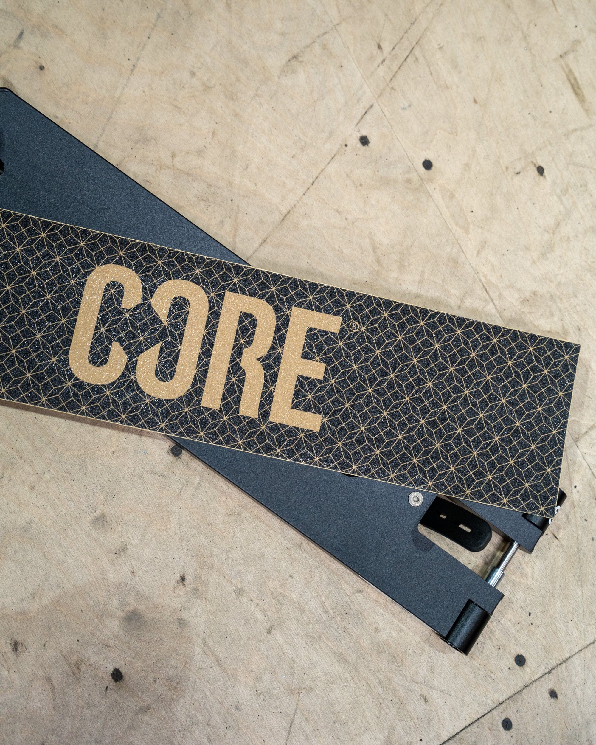 CORE Lija Classic Grid Gold